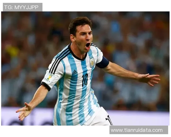 金卡足球明星盘点他们的辉煌成就与传奇故事一览 金卡足球明星盘点他们的辉煌成就与传奇故事一览